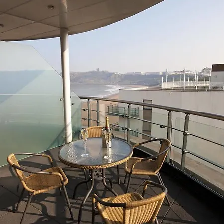 The Sands Sea Front Hotel *