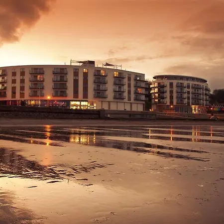 Hotel The Sands Sea Front *